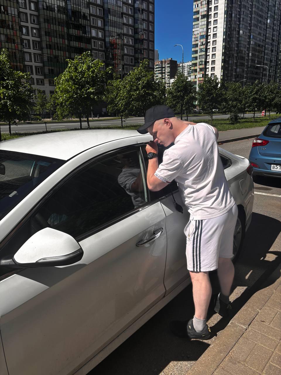 Вскрытие автомобиля без повреждений в Кировске 